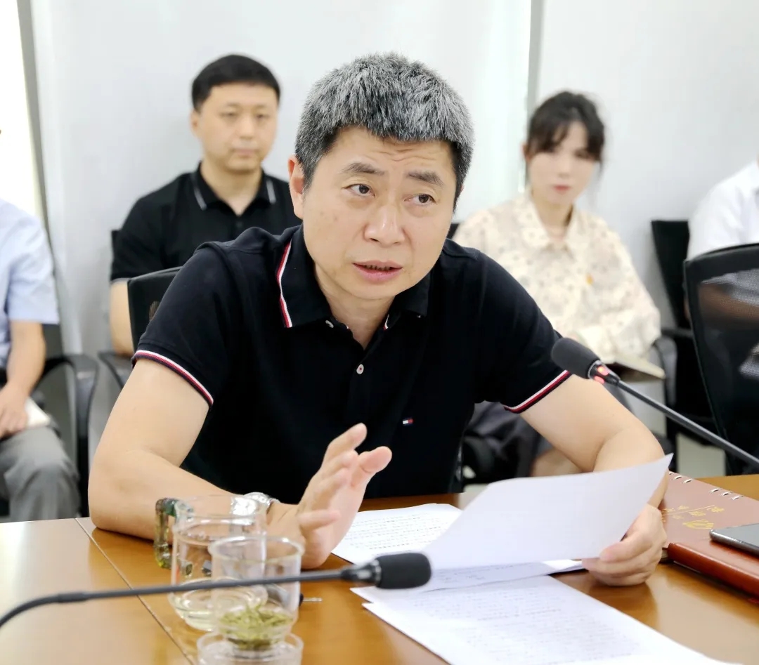 用实干实绩实效推动高质量发展丨做爱视频
召开干部大会巩固深化主题教育成果