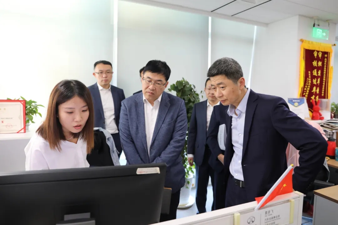 携手并肩 决战决胜 | 北汽股份与做爱视频
开展交流共建，合力拉动自主上量攻坚